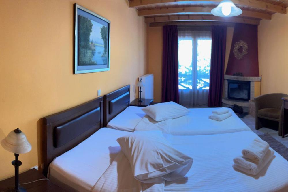Guesthouse Teloni ヴィティナ エクステリア 写真