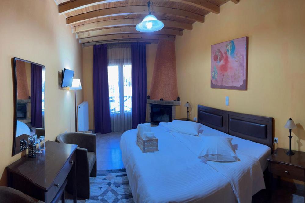 Guesthouse Teloni ヴィティナ エクステリア 写真