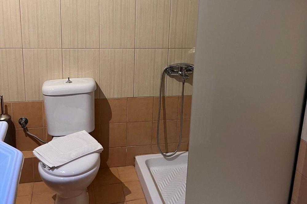 Guesthouse Teloni ヴィティナ エクステリア 写真