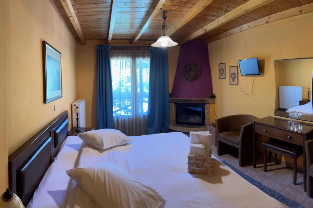 Guesthouse Teloni ヴィティナ エクステリア 写真