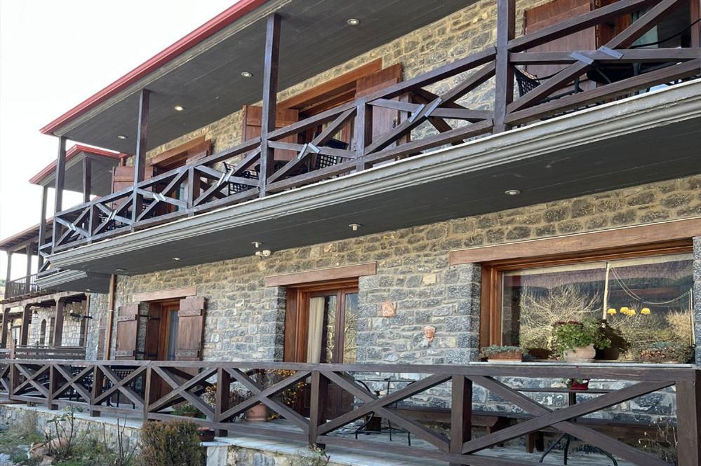 Guesthouse Teloni ヴィティナ エクステリア 写真